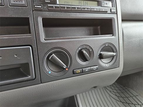 Used 2001 Volkswagen Eurovan MV image 20