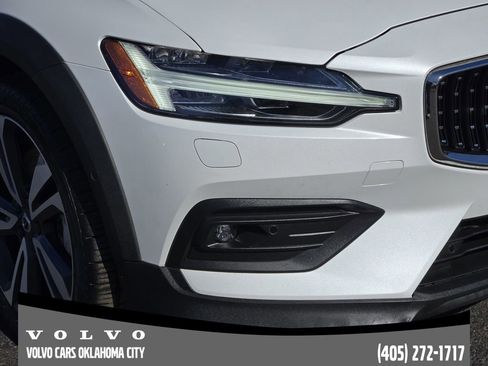 Certified 2024 Volvo V60 B5 Cross Country Plus w/ Protection Package Premier image 7