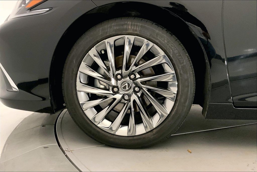 Used 2025 Lexus ES 350 Ultra Luxury w/ Accessory Package (Z2) FWD image 8