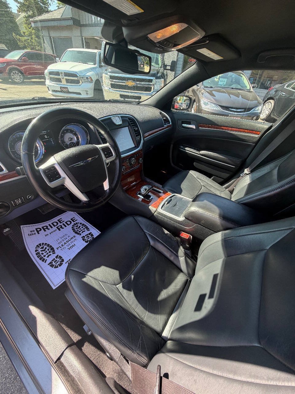 Used 2014 Chrysler 300 RWD image 19