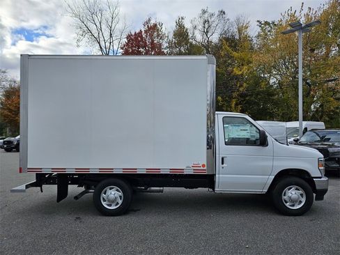 New 2025 Ford E-350 and Econoline 350 Super Duty w/ Power Equipment Group image 6