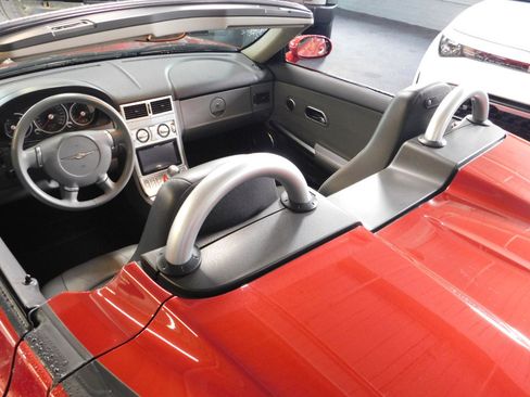 Used 2005 Chrysler Crossfire Limited image 3