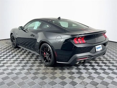 Used 2025 Ford Mustang GT Premium image 4
