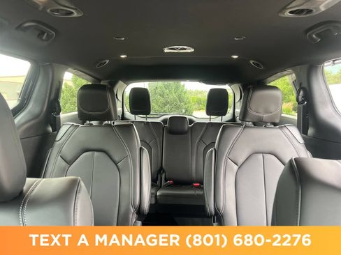 New 2027 Chrysler Pacifica Select AWD/4WD image 30