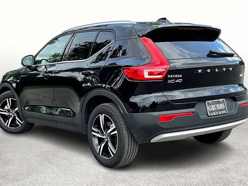 Used 2024 Volvo XC40 B5 Core AWD/4WD image 16