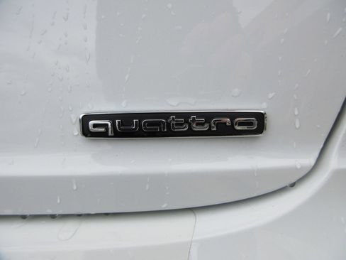 Used 2020 Audi Q8 Prestige w/ Prestige Package image 10