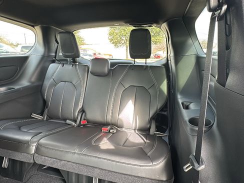 New 2026 Chrysler Pacifica Select w/ S Appearance Package image 15