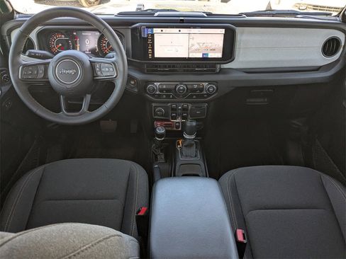 Used 2024 Jeep Gladiator Sport image 13