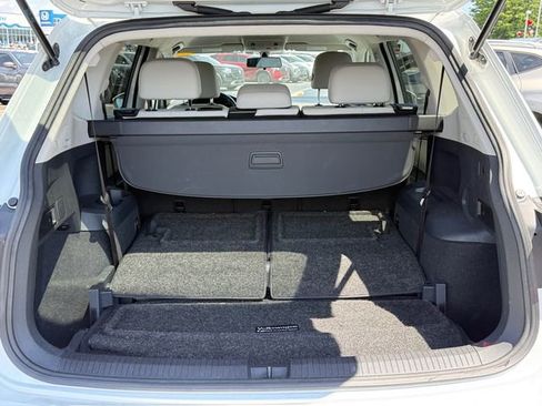 Used 2018 Volkswagen Tiguan SE image 15