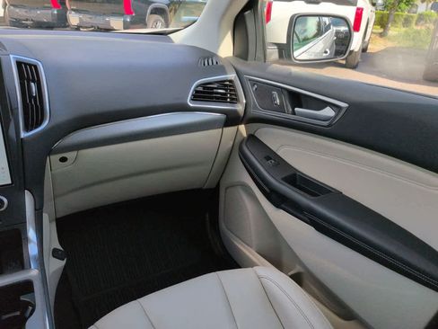 Used 2021 Ford Edge Titanium FWD image 16