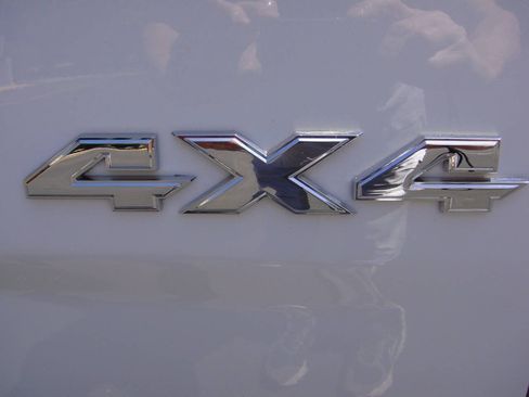 Used 2017 RAM 1500 Classic SLT AWD/4WD image 10