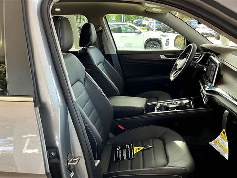 New 2026 Volkswagen Atlas SEL image 6