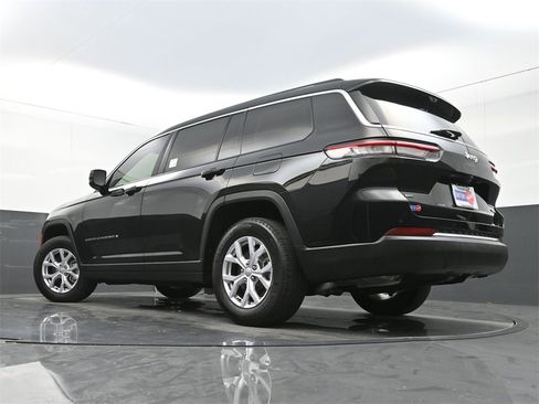 Used 2022 Jeep Grand Cherokee L Limited w/ Luxury Tech Group II image 35