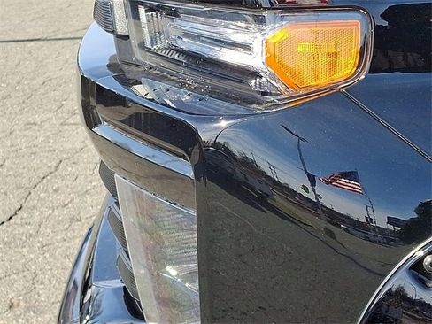 Used 2025 Chevrolet Silverado 2500 LT image 30