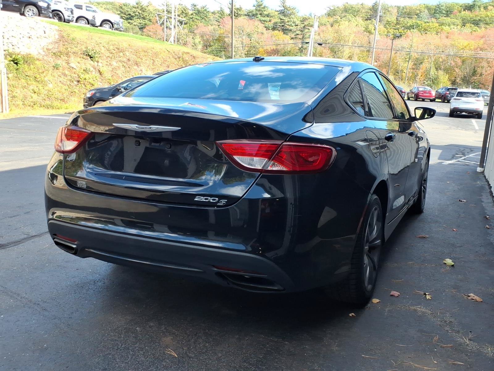 Used 2016 Chrysler 200 S FWD image 4