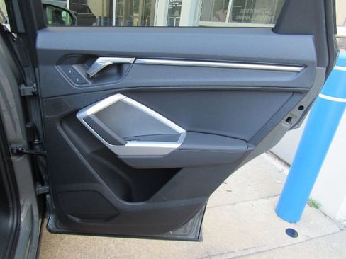 Used 2024 Audi Q3 2.0T Premium w/ Convenience Package image 25