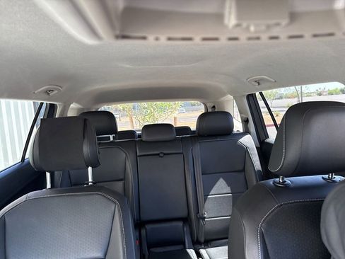 Used 2021 Volkswagen Tiguan SE FWD image 13