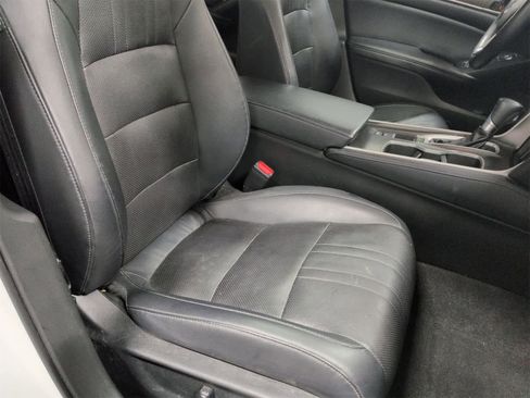 Used 2018 Honda Accord Touring image 22