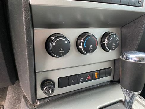 Used 2008 Dodge Nitro SXT image 8