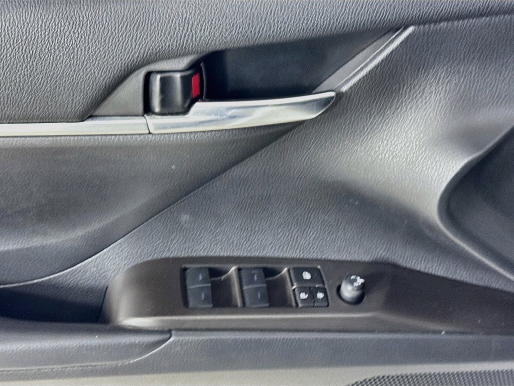 Used 2023 Toyota Camry SE FWD image 21