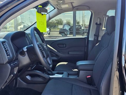Used 2022 Nissan Frontier S AWD/4WD image 12