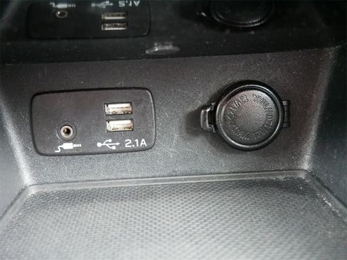 Used 2023 Subaru Forester Limited w/ Popular Package #3 image 30