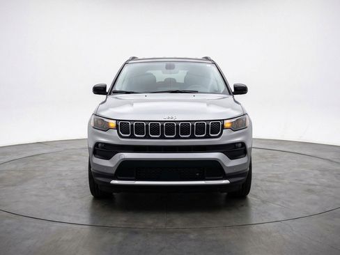 Used 2025 Jeep Compass Limited image 1
