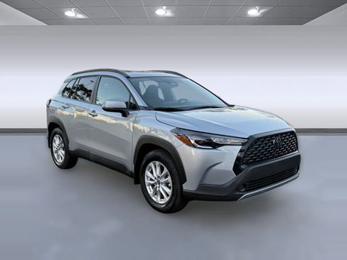 Certified 2024 Toyota Corolla Cross LE w/ Moonroof Package image 7