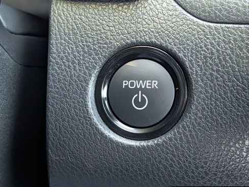Used 2025 Toyota Camry SE FWD image 18