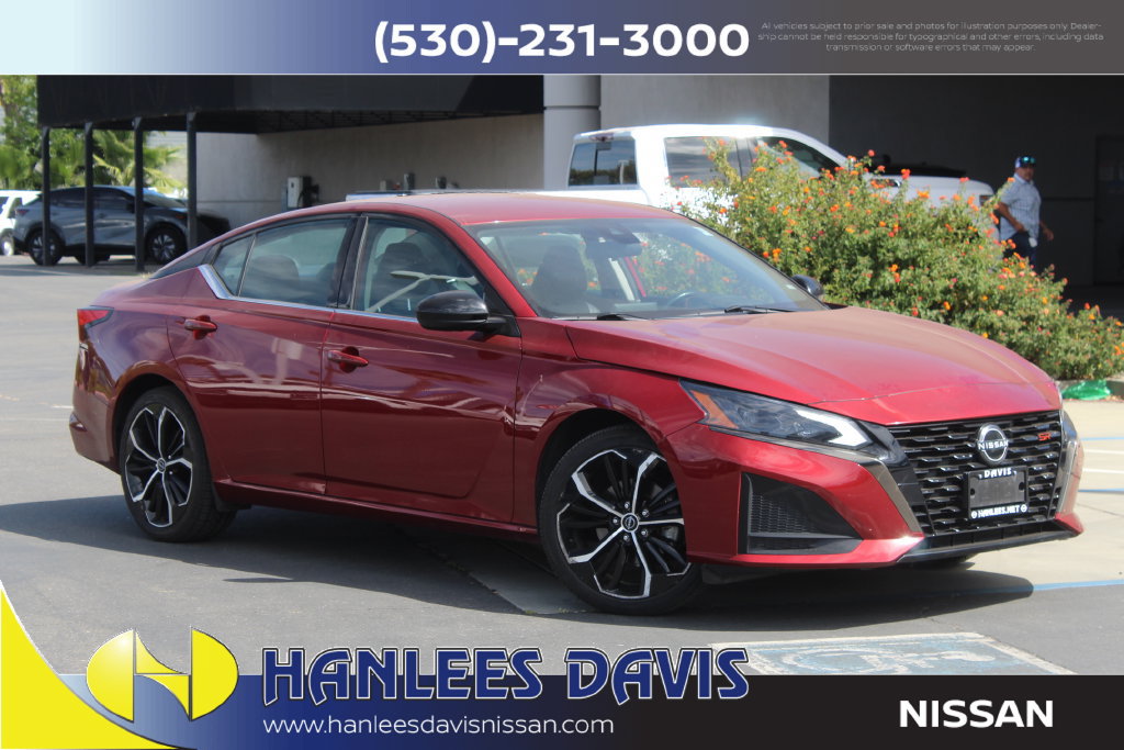 Used 2023 Nissan Altima 2.5 SR FWD image 1