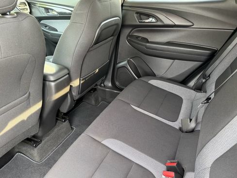 Used 2025 Chevrolet TrailBlazer LT FWD image 16