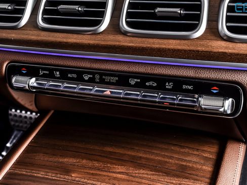 Used 2024 Mercedes-Benz GLS 580 4MATIC image 27