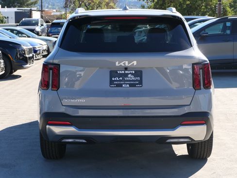 New 2026 Kia Sorento S image 4