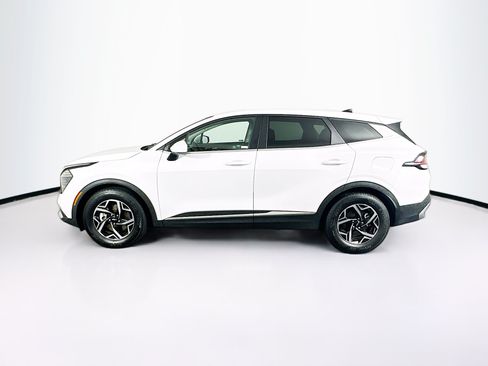Used 2025 Kia Sportage LX FWD image 4