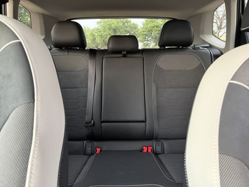 Used 2025 Volkswagen Taos SE FWD image 38