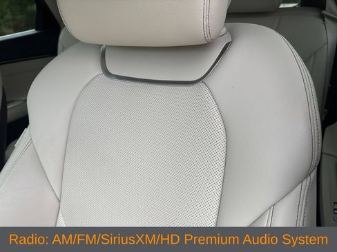 Used 2022 Genesis GV70 2.5T w/ Select Package AWD/4WD image 6