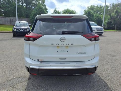 Certified 2024 Nissan Rogue Platinum w/ Platinum Premium Package image 18