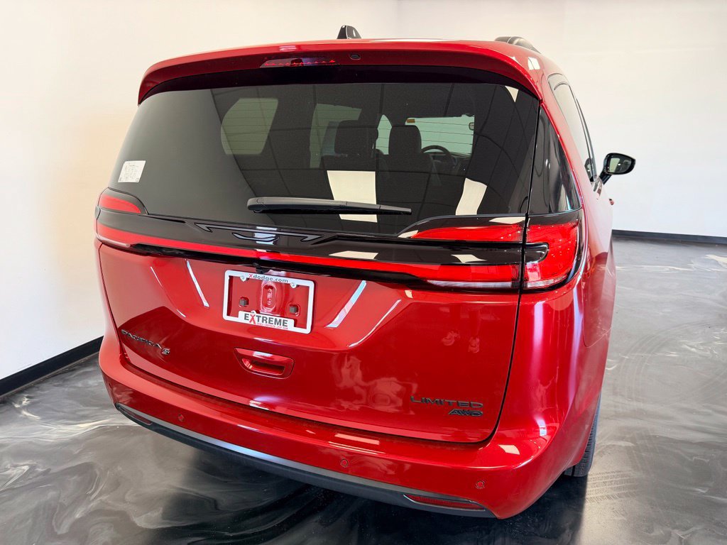 New 2027 Chrysler Pacifica Limited AWD/4WD image 7