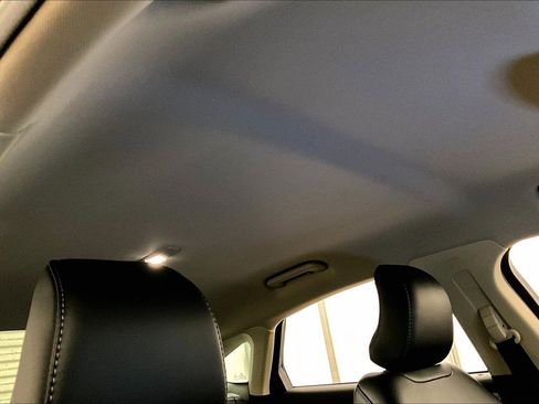 Used 2017 Ford Fusion SE w/ Equipment Group 201A image 21