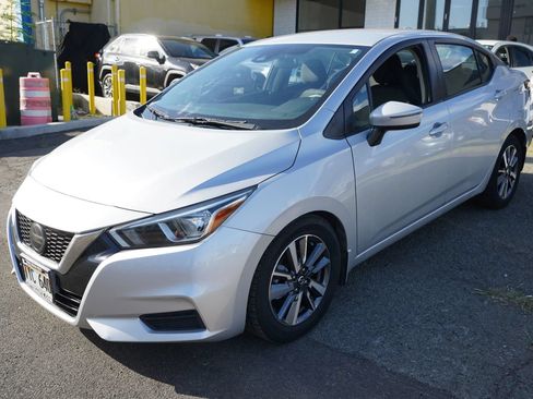 Used 2020 Nissan Versa SV FWD image 5