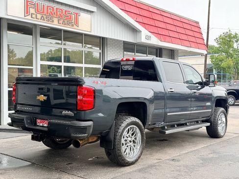 Used 2018 Chevrolet Silverado 2500 High Country w/ Duramax Plus Package AWD/4WD image 3