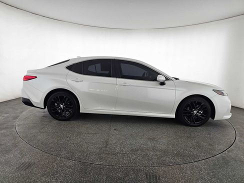 Used 2026 Toyota Camry XLE FWD image 2