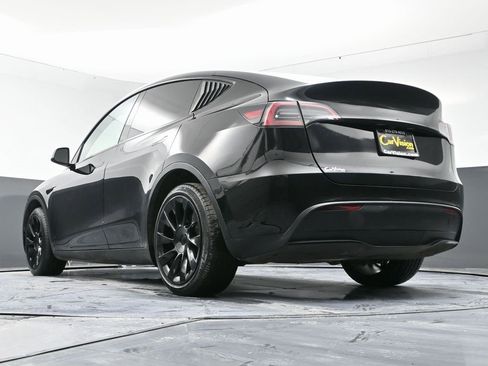 Used 2023 Tesla Model Y Long Range image 49