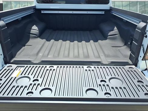 New 2026 Nissan Frontier PRO-4X w/ Pro-4x Convenience Package image 9