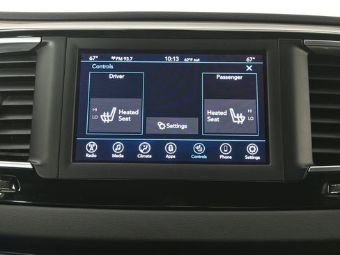 Used 2018 Chrysler Pacifica Touring-L image 30