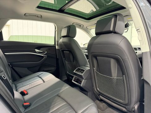 Used 2024 Audi Q8 e-tron Premium image 18