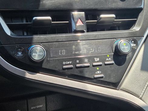 Used 2023 Toyota Camry SE FWD image 22