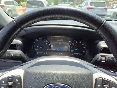 Used 2021 Ford Explorer Limited AWD/4WD image 12