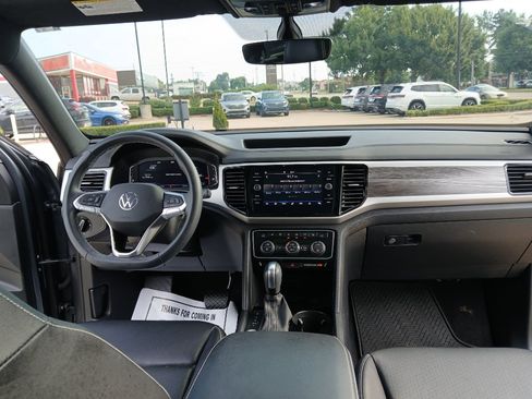 Used 2023 Volkswagen Atlas Cross Sport SE w/ Panoramic Sunroof Package FWD image 23