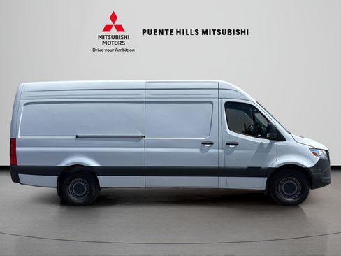Used 2025 Mercedes-Benz Sprinter 2500 image 4